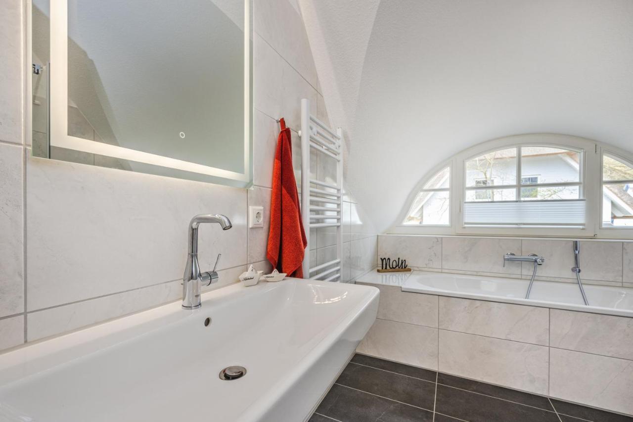 Reetdachhaus Am Haff Mit Sauna, Terrasse, Wlan Zirchow Экстерьер фото